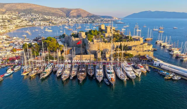 Teos Marina, Bodrum'da yat turizmi hizmetlerini tanıtıyor