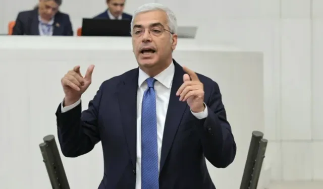 Tugay’a bir çağrı da Uzun’dan geldi: İzmir'in siyasi duruşuna ihanet etmeyin!