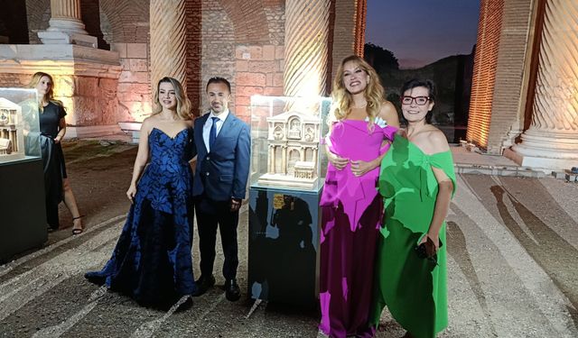 Çiğdem çiçeği koleksiyonu Sart Harabeleri'nde tanıtıldı