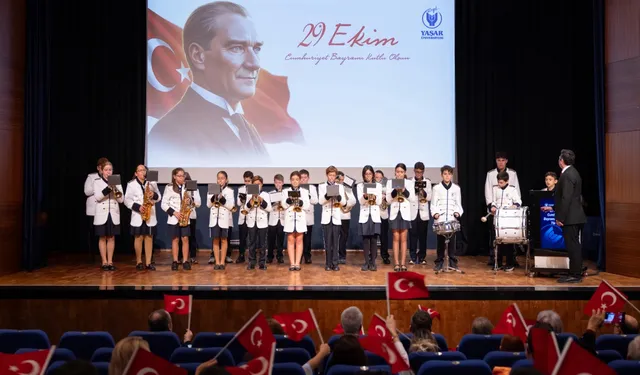 Yaşar Üniversitesi'nde Cumhuriyet'in 103. yılı coşkuyla kutlandı