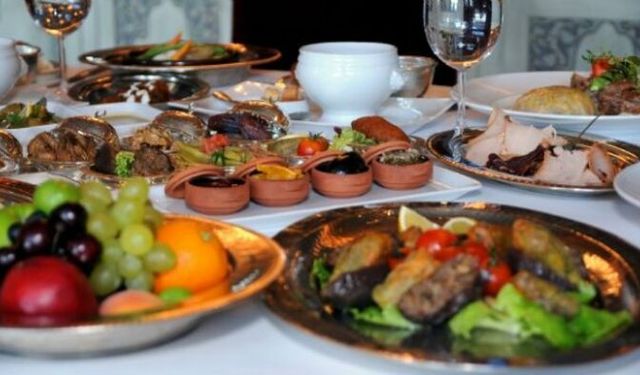 Diyetisyen Tuğçe Yılmaz'dan uyarı! Ramazan ayının sağlıklı geçirilmesi için her besin grubundan yeteri kadar alınmalı