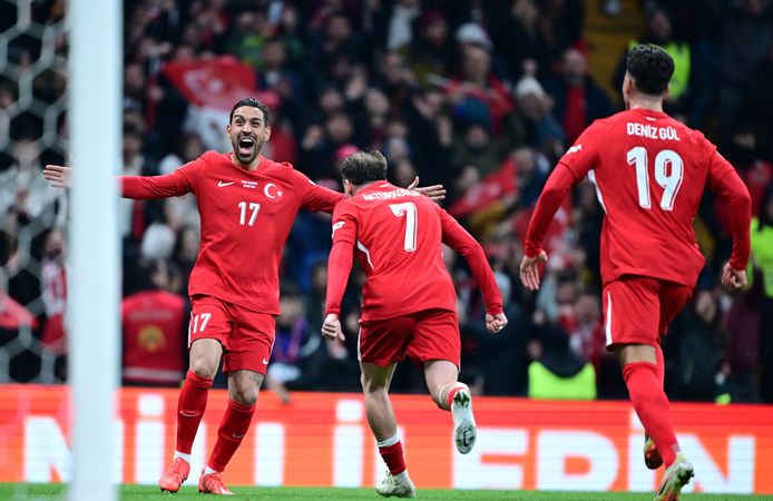 Bizim Çocuklar avantajı kaptı: Macaristan'ı 3 golle debvirdi!