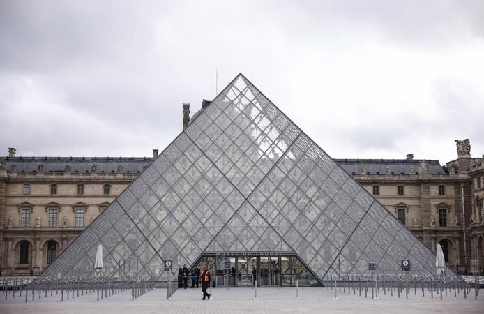 Müze müdüründen kritik açıklama: Louvre Müzesi kapanacak mı?