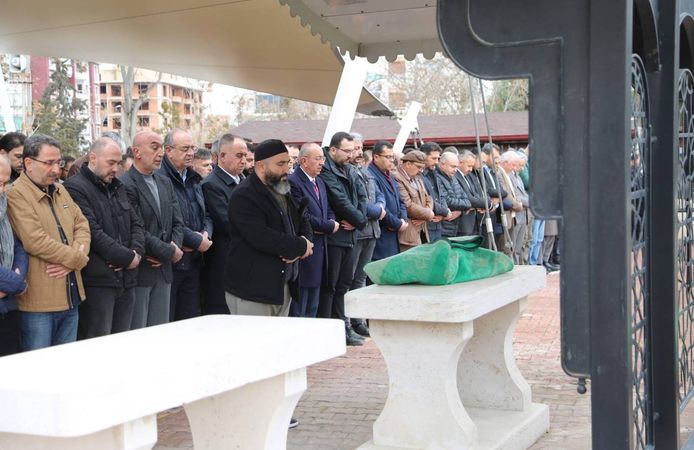 Hasan Angı'nın torunu Ahsen bebek yaşta vefat etti