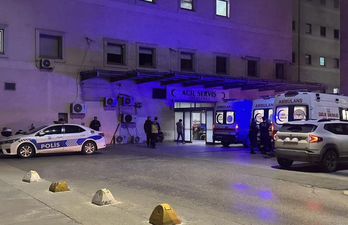 Kanser olduğunu söyledi, silahını ateşledi: Polis memuru hayatını kaybetti
