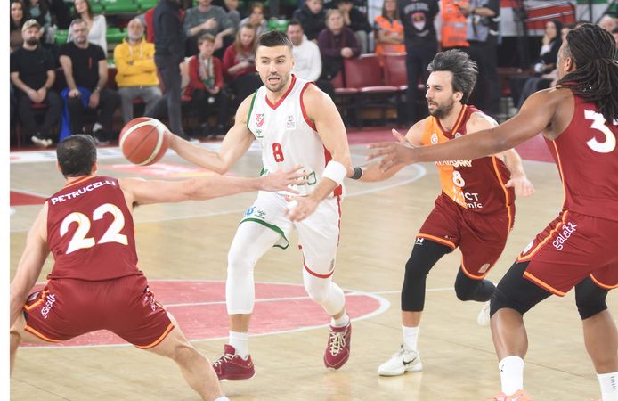 Karşıyaka taraftarı önünde yıkıldı, düşme korkusu arttı!