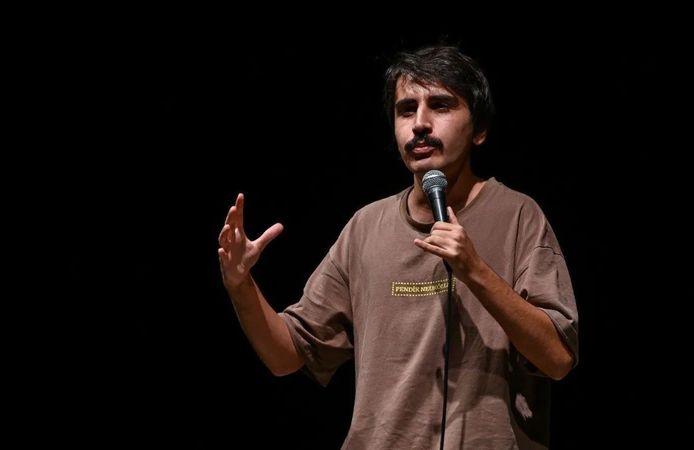 Deniz Göktaş kimdir, aslen nereli, kaç yaşında?