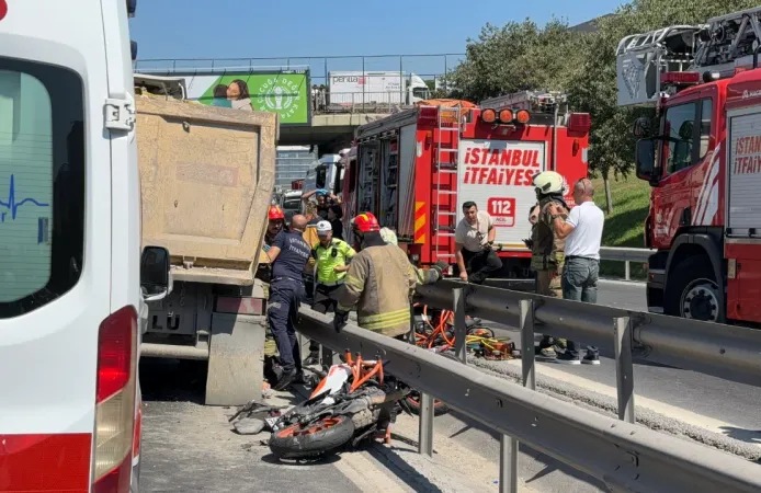 Hafriyat kamyonunun altında kalan motosiklet sürücüsü hayatını kaybetti