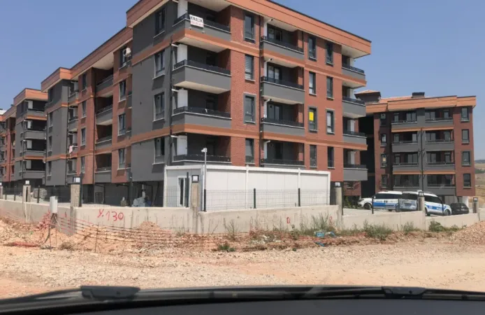 İnşaat bekçisi konteynerde ölü bulundu