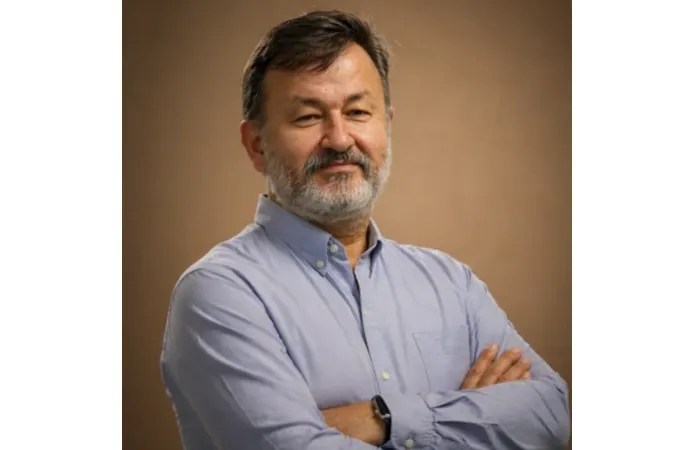 İzmir Bakırçay Üniversitesi'nde acı kayıp: Prof. Dr. Adil Alpkoçak yaşamını yitirdi