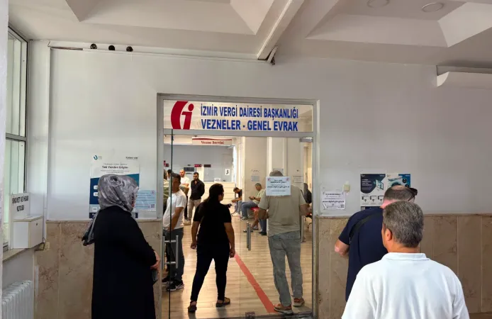 Vergi dairelerinde sistem çöktü! Vatandaşlar bekleyişe geçti