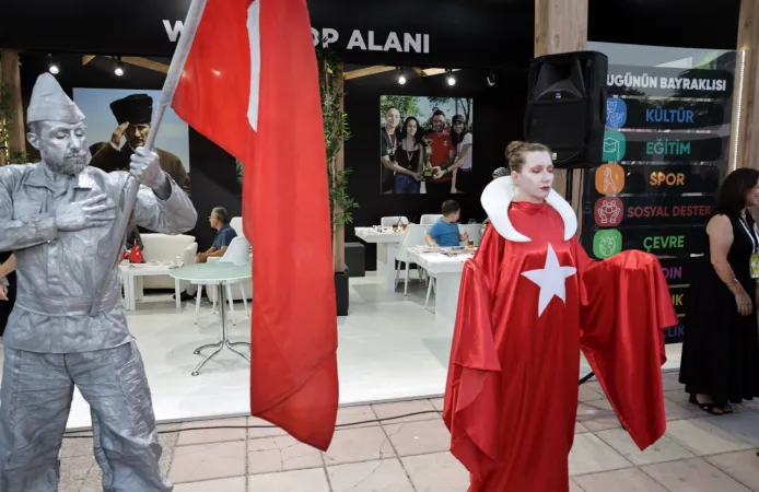 Bayraklı’dan İEF’de kültür, sanat ve spor şöleni