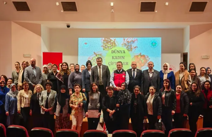 İzmir'de kadın çiftçiler Tire'de buluştu