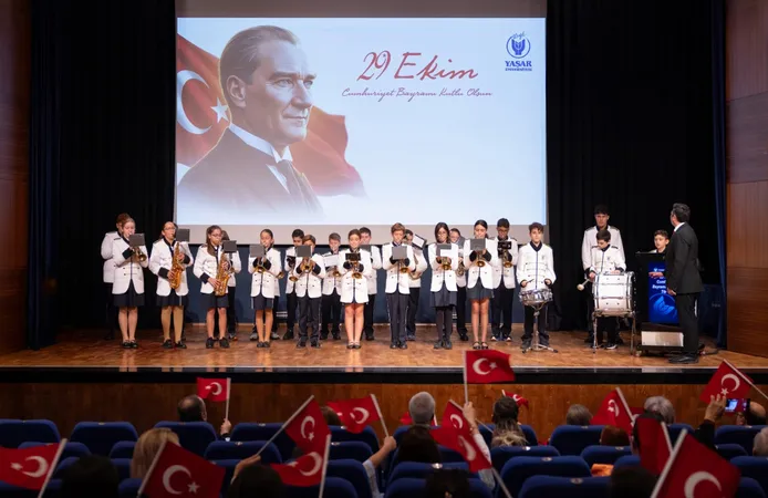 Yaşar Üniversitesi'nde Cumhuriyet'in 103. yılı coşkuyla kutlandı