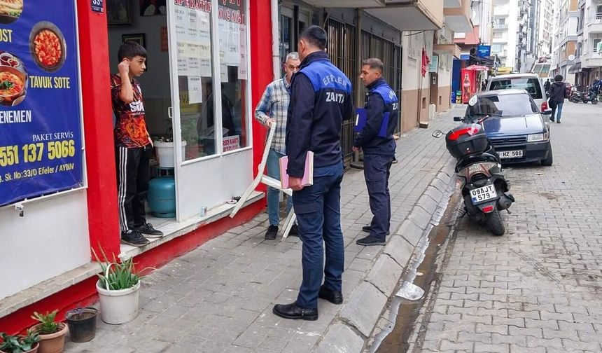 Efeler Belediyesi'nden kaldırım işgaline yönelik hummalı çalışma