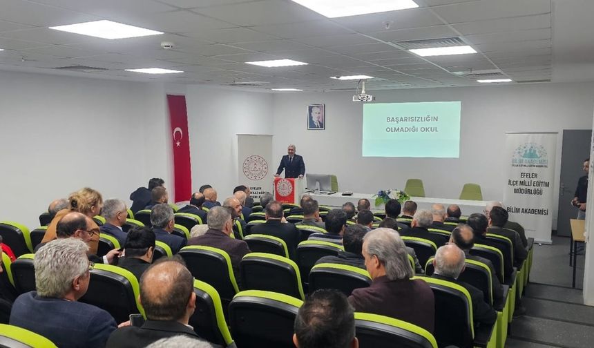 Efeler'de “Yöneticiler Okuyor” projesi başladı: Kitap okuma alışkanlığı artacak