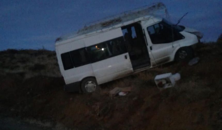 Adıyaman'da minibüs devrildi: Çok sayıda yaralı var...