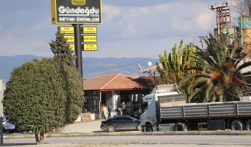 Denizli'de iade tartışması kanlı bitti: 1 kişi hayatını kaybetti, 1 yaralı!