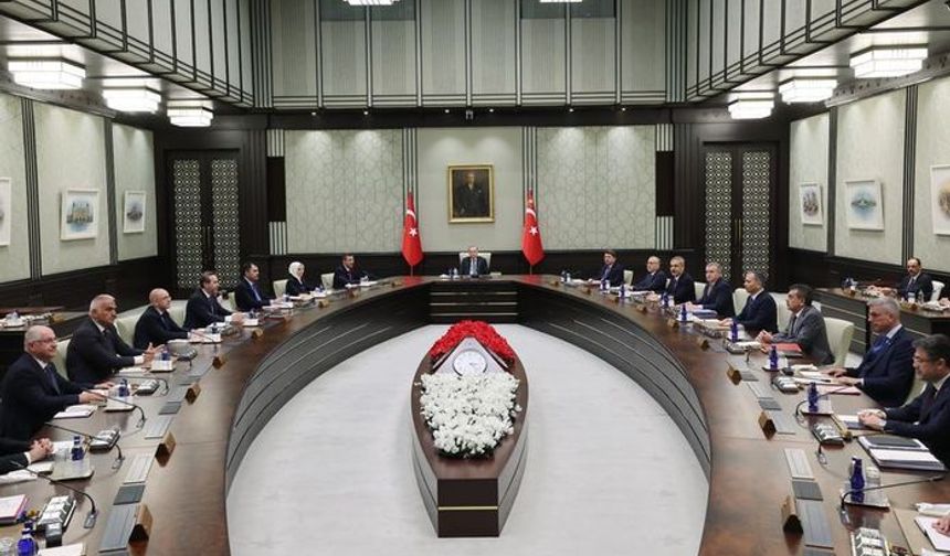 Gözler Beştepe'de! Cumhurbaşkanı Erdoğan liderliğinde Kabine Toplantısı başladı