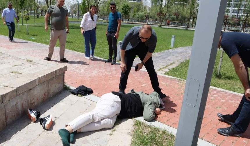 28 yaşındaki kadın, parkta silahla vuruldu