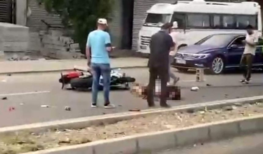 Bir motosikletin diğerine çarptığı kazada 2'si ağır 3 kişi yaralandı
