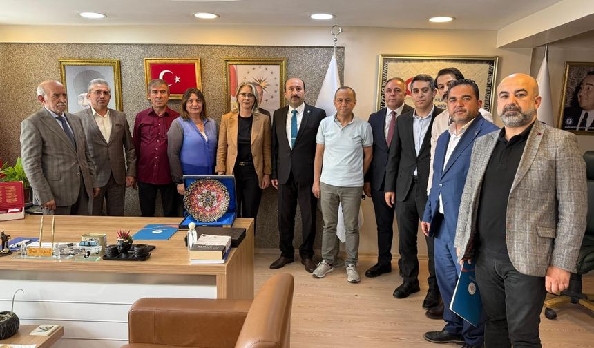 AK Partili Çankırı, Memur-Sen'i ziyaret etti