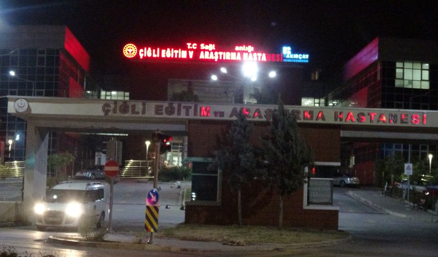İzmir'de sokak ortasında silahlı çatışma: Aynı aileden 4 kişi yaralandı!