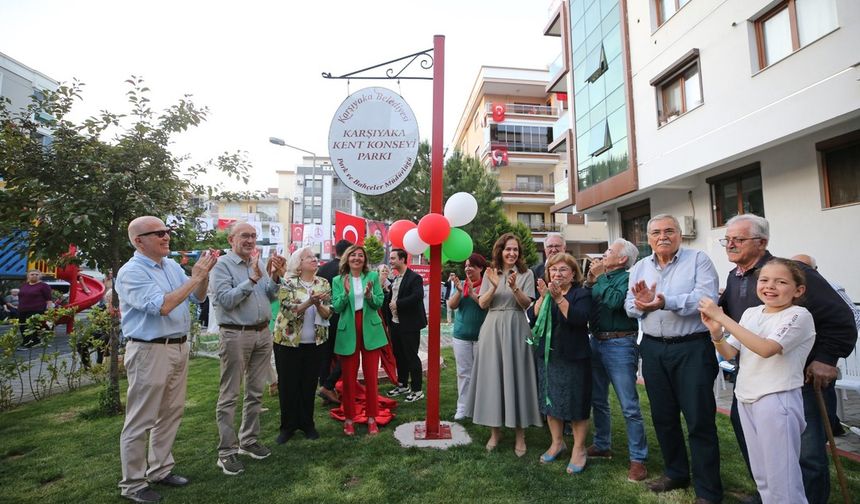 Karşıyaka Kent Konseyi Parkı, yenilenen yüzüyle hizmete açıldı