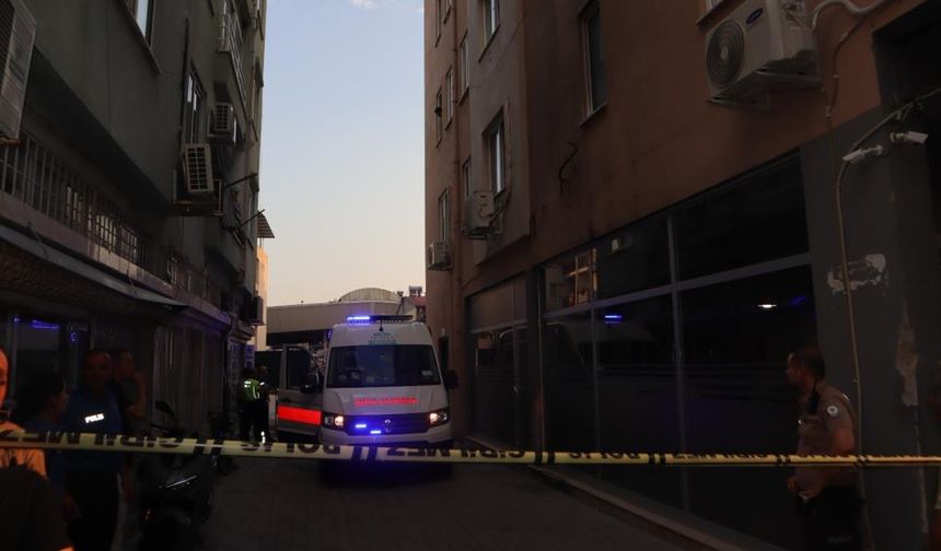 Alkol masasında kan donduran olay: Baba ve oğul hayatını kaybetti, bir kadın yaralı!