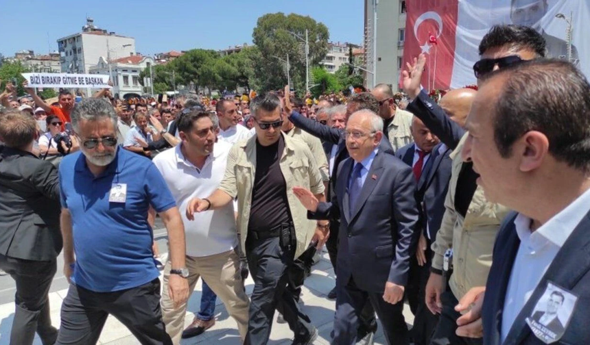 Cenazede şaşırtan görüntü: Kılıçdaroğlu alkışlarla karşılandı