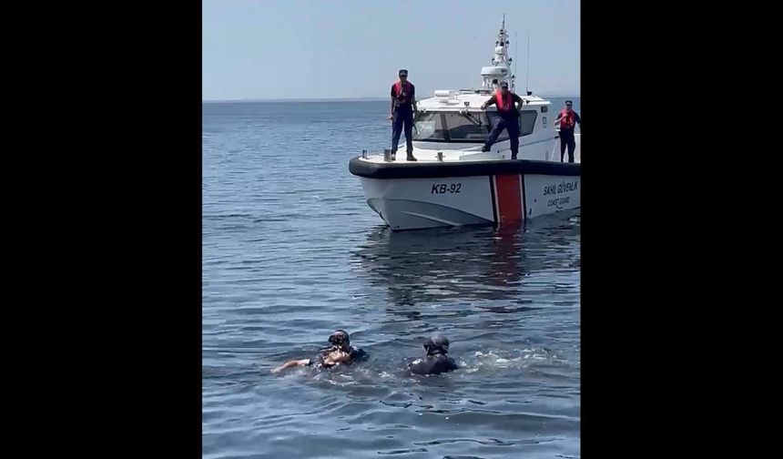 İzmir'de denize düşen genç yaşam mücadelesi veriyor