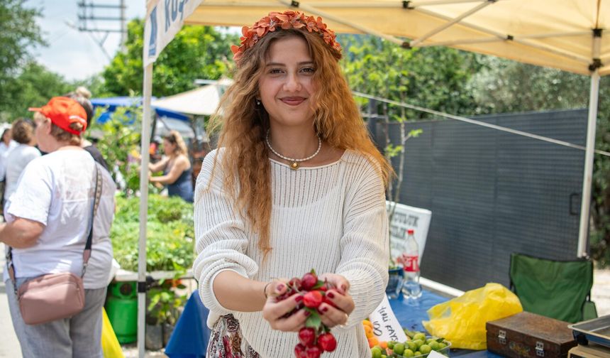 Kuşadası'nda "Kiraz Şenliği" coşkuyla kutlandı