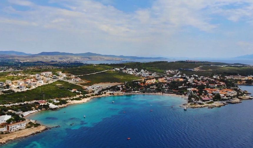 İzmir tatil yerleri: Seferihisar Akkum Plajı’nda denizin keyfini çıkarın