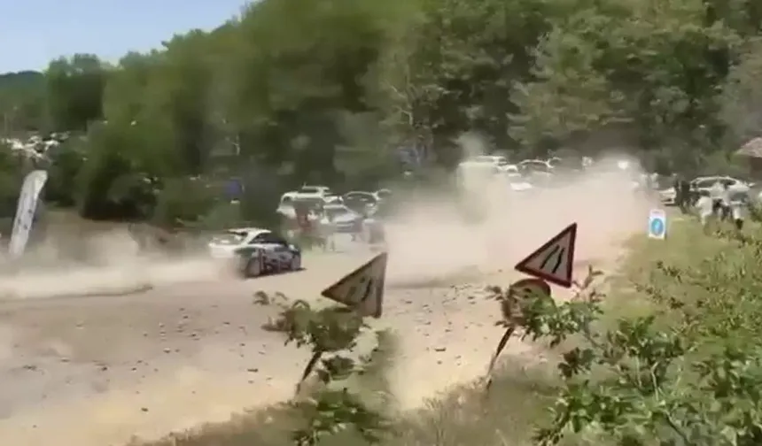 Ralli yarışında facia: Araç seyircilerin arasına daldı, ölü ve yaralılar var