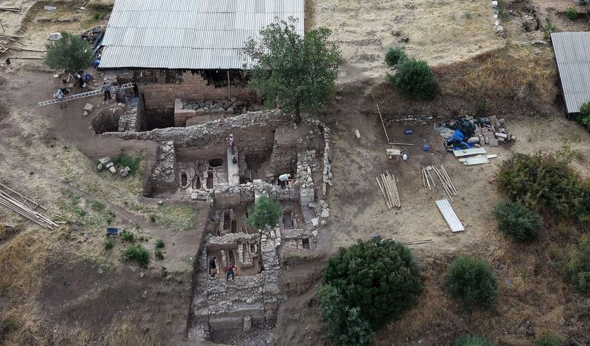 Sardes’te 2 bin 800 yıllık Lidya Sarayı ortaya çıktı