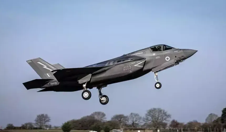 Tatbikatta kriz anı: İngiltere'ye ait F-35 savaş uçağı acil iniş yaptı