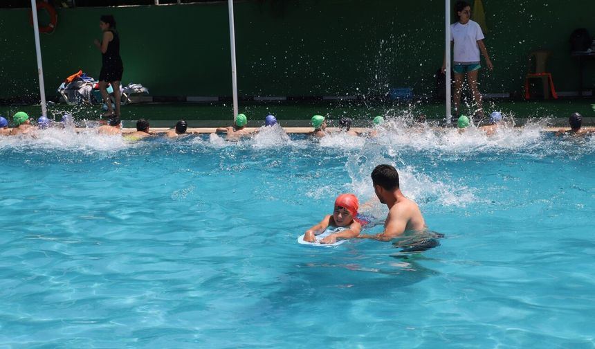 Turgutlu'da yüzme kursu kayıtları için son gün 8 Ağustos