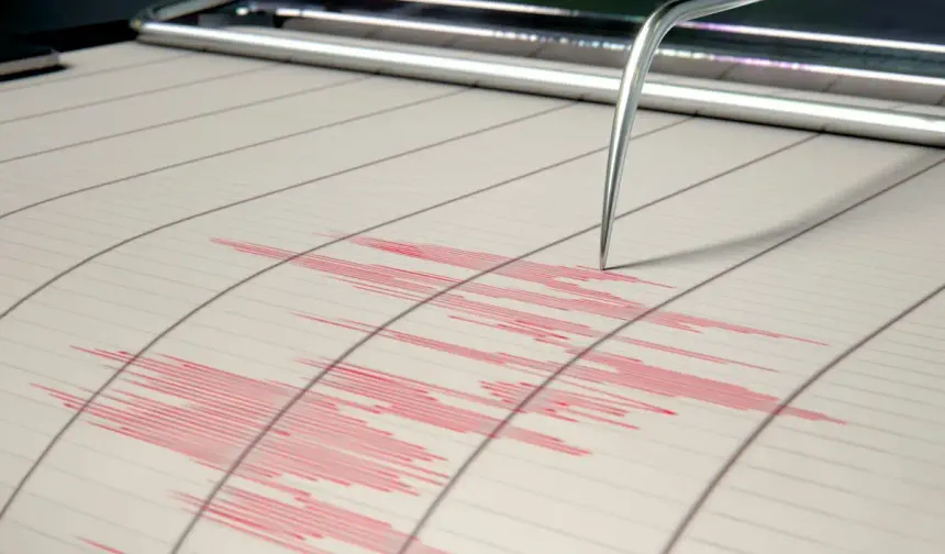 Denizli'de çok şiddetli deprem oldu, İzmir de sallandı