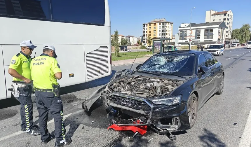Feci kaza: Otomobilin çarptığı kadın motosikletli hayatını kaybetti