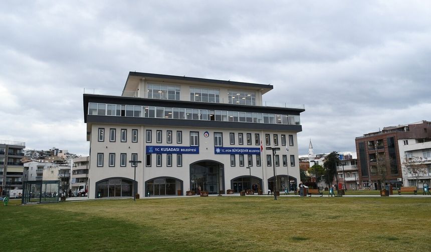 Kuşadası Belediyesi Hizmet Binası krizinde tahliye tartışması büyüyor