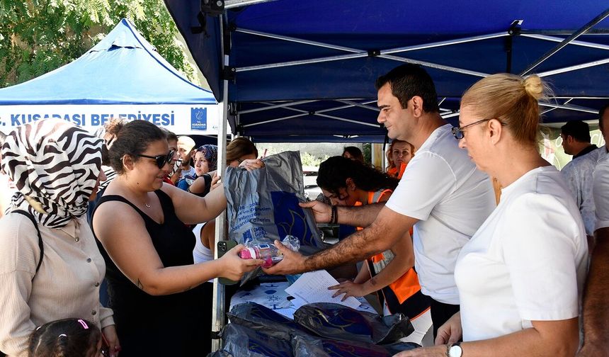 Kuşadası Belediyesi, öğrencileri yeni eğitim döneminde yalnız bırakmadı