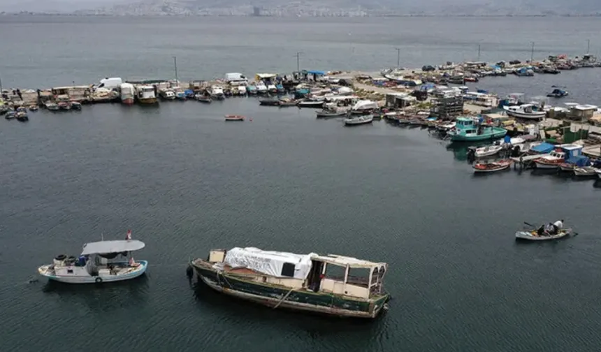 İzmir Büyükşehir’den Karşıyaka’da kaçak iskele kararı: Tek tek yıkılacaklar!