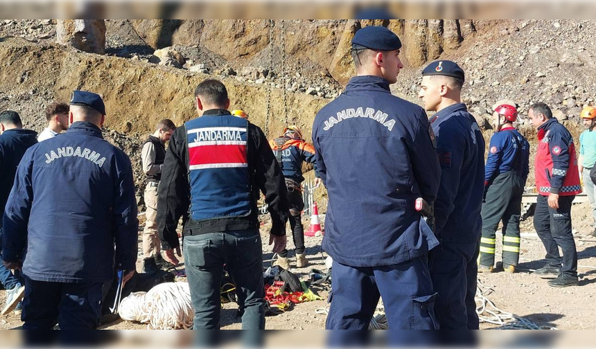 Kuyuya düşen işçi hayatını kaybetti