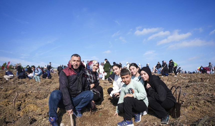 Filistinli çocukların anısına 10 bin fidan toprakla buluştu