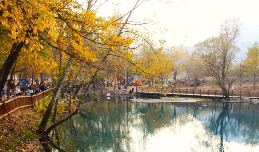 Kahramanmaraş’ın gizli cenneti: Renk değiştiren göl görenleri büyülüyor