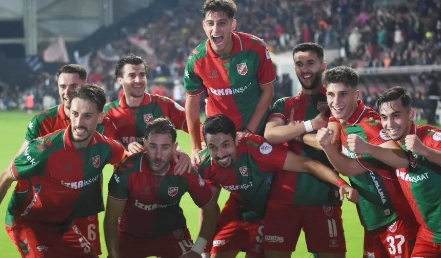 Karşıyaka gençleriyle kazandı, zirveyi geri aldı