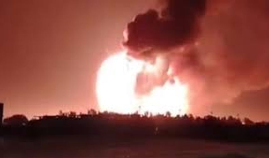 Sanayi bölgesinde şiddetli patlama: Çok sayıda yaralı var, uçuşlar aksadı!