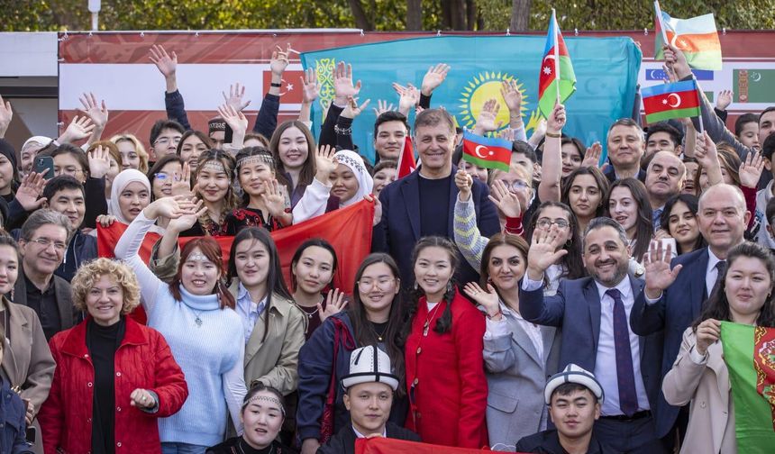 Tugay, Dünya Türk Dili Ailesi Günü’nde öğrencilerle piknik yaptı