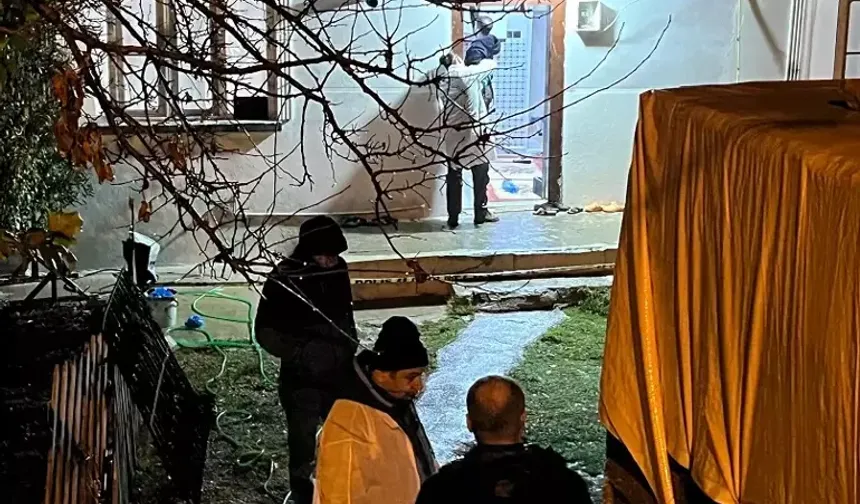 Tartışığı eşini ve bacanağını tabancayla öldürdü