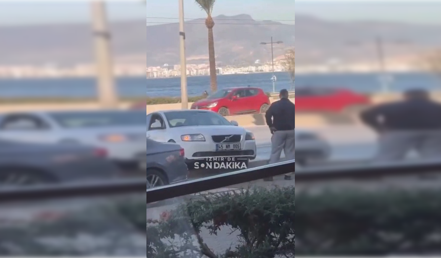 İzmir Konak'ta feci kaza! Seyir halindeki otomobile çarptı